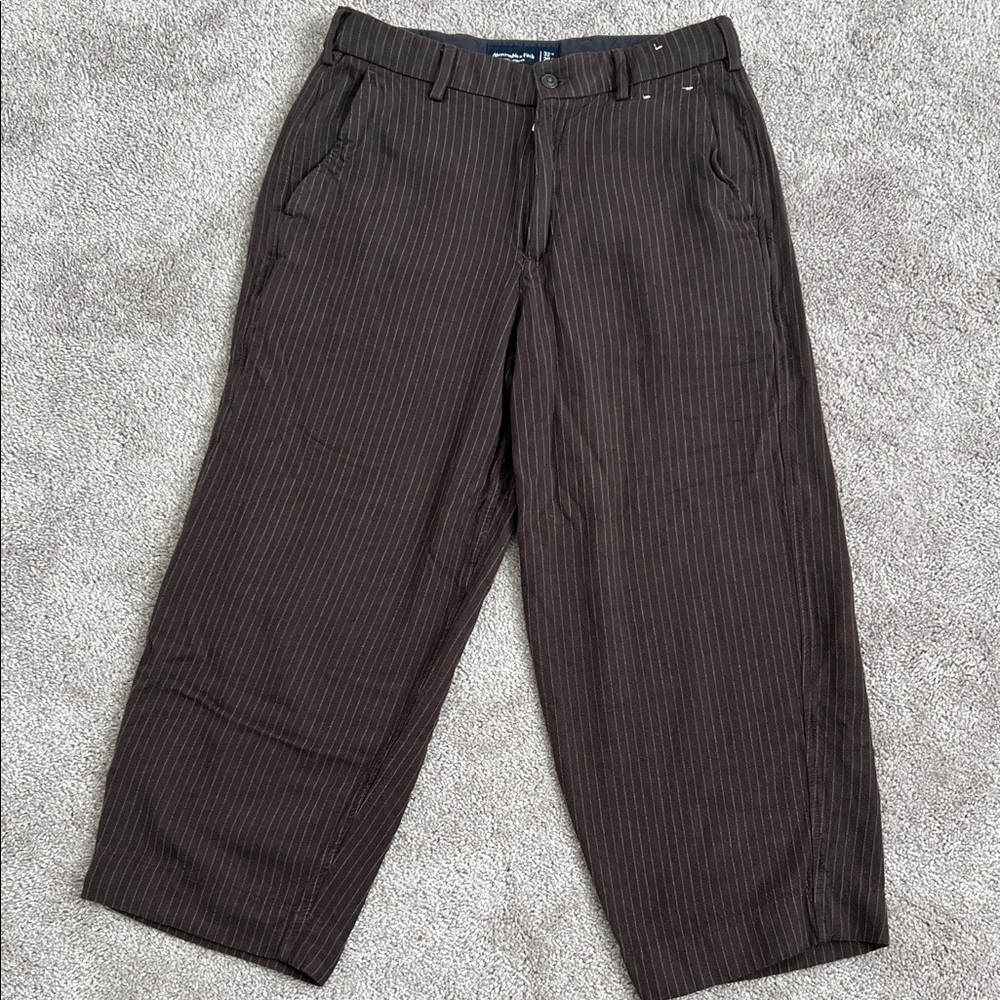 Woman’s Abercrombie & Fitch Baggy Trouser Brown Pinstripe Pants